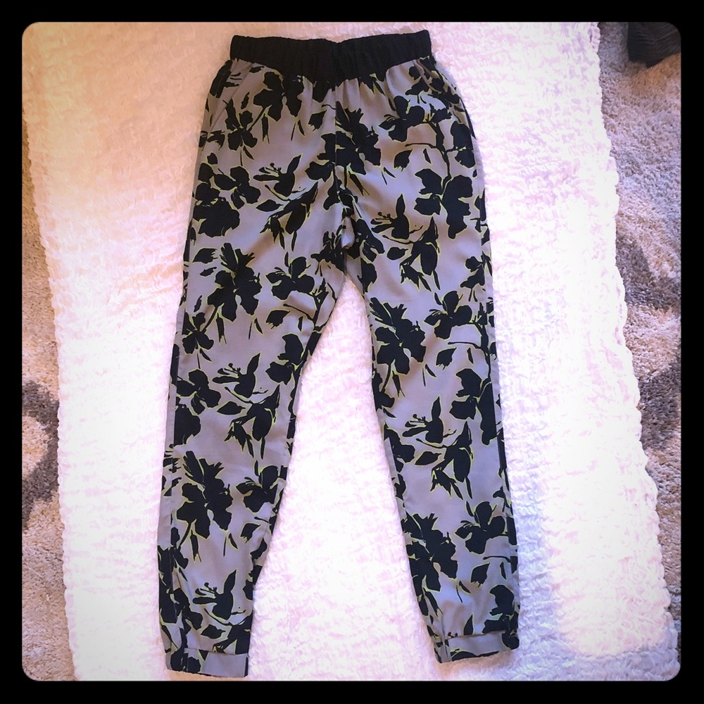 Topshop Floral Joggers (Size 2, but fit like 0)